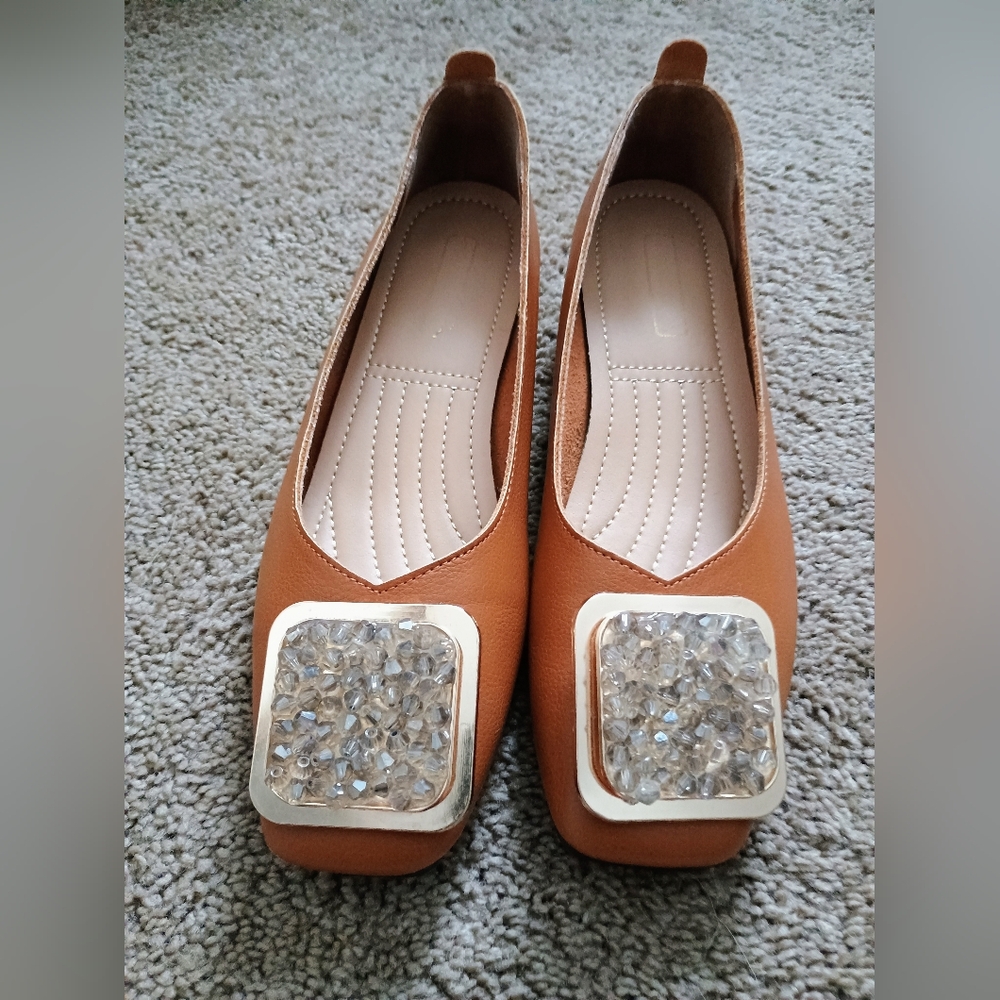 Dazzling close shoes